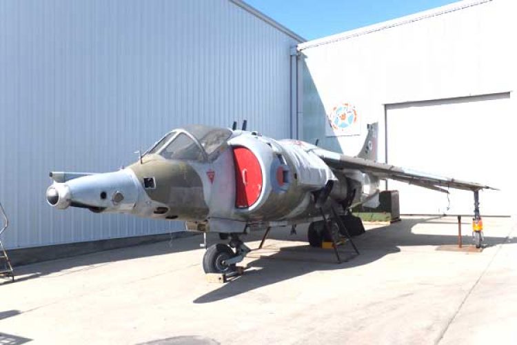 Hawker-Siddeley (BAe) AV-8A Harrier “Jump Jet”